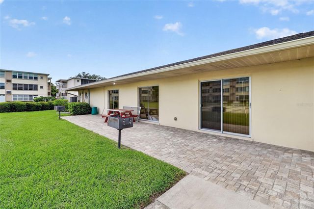 951 79TH AVENUE N 115, St Petersburg, FL 33702