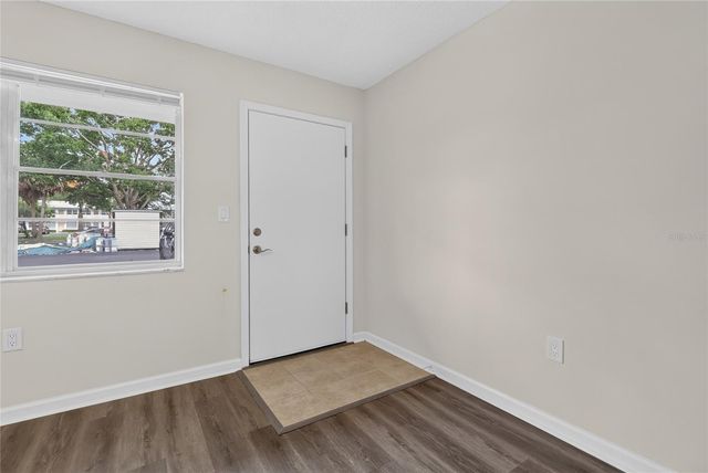 951 79TH AVENUE N 115, St Petersburg, FL 33702