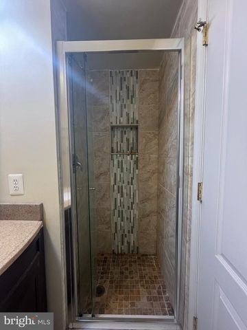 604 RIDGEMONT AVE, Rockville, MD 20850