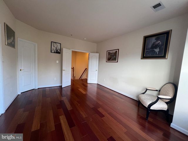 604 RIDGEMONT AVE, Rockville, MD 20850