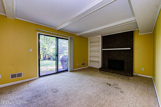 4733 Shenandoah Dr, Louisville, KY 40241