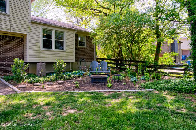 4733 Shenandoah Dr, Louisville, KY 40241