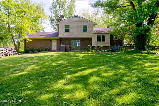 4733 Shenandoah Dr, Louisville, KY 40241