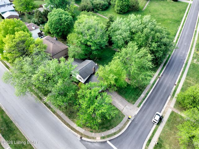 4733 Shenandoah Dr, Louisville, KY 40241