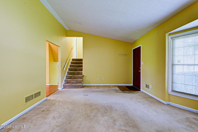 4733 Shenandoah Dr, Louisville, KY 40241