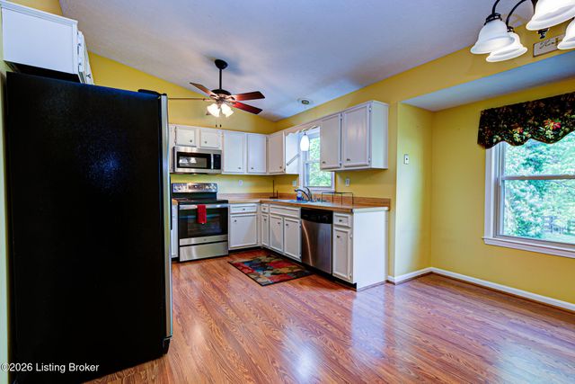 4733 Shenandoah Dr, Louisville, KY 40241