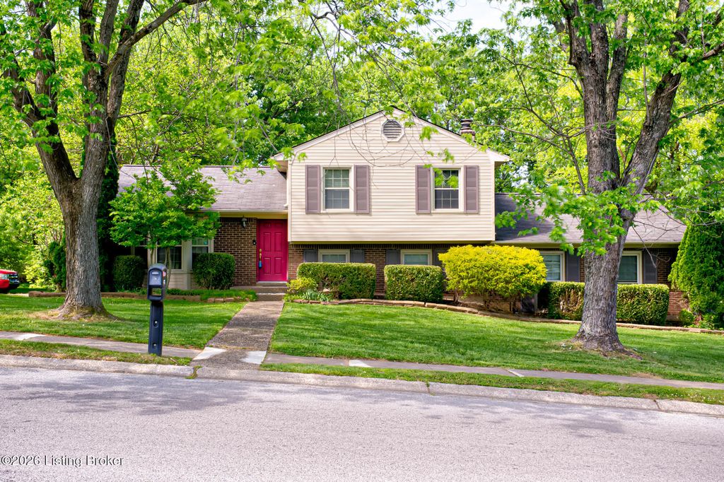 4733 Shenandoah Dr, Louisville, KY 40241