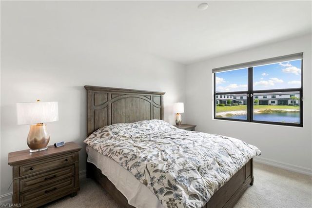 7572 Carnegie WAY, Naples, FL 34119