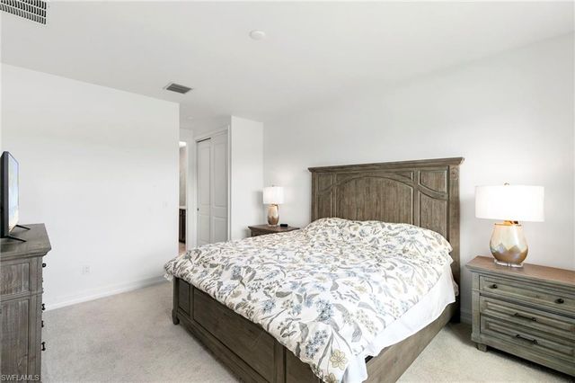 7572 Carnegie WAY, Naples, FL 34119