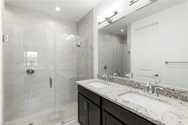 7572 Carnegie WAY, Naples, FL 34119