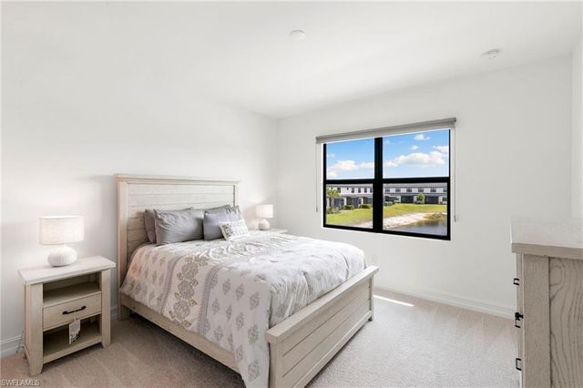 7572 Carnegie WAY, Naples, FL 34119