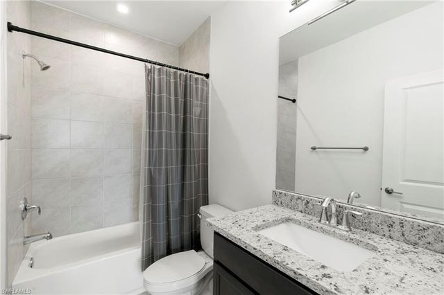 7572 Carnegie WAY, Naples, FL 34119