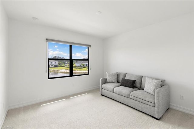 7572 Carnegie WAY, Naples, FL 34119