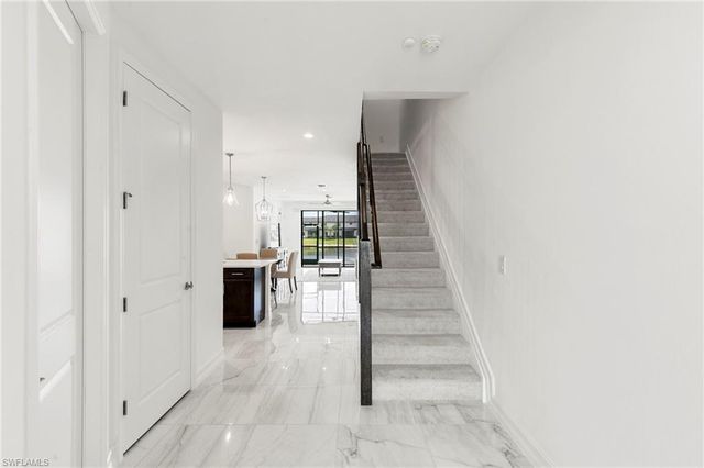 7572 Carnegie WAY, Naples, FL 34119