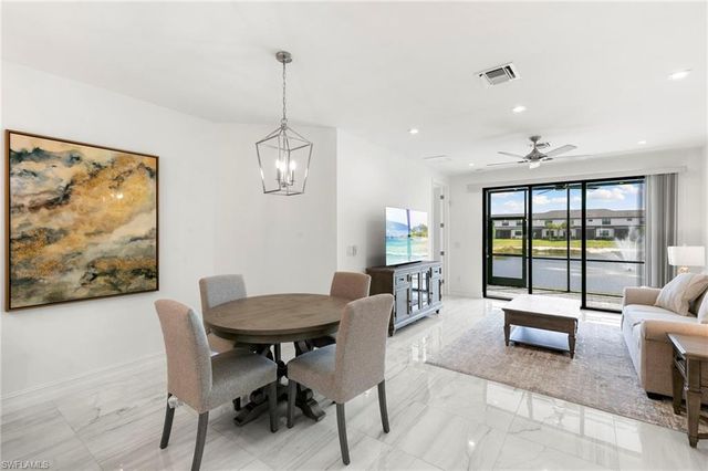 7572 Carnegie WAY, Naples, FL 34119