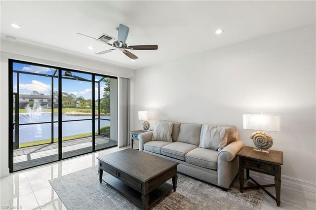 7572 Carnegie WAY, Naples, FL 34119