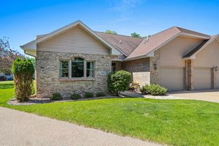945 BRIGHTON DRIVE, Menasha, WI 54952