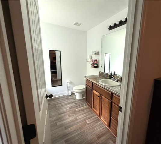 5510 Latham Manor Drive, Gainesville, GA 30506
