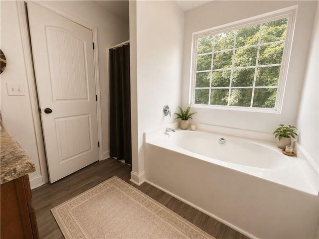 5510 Latham Manor Drive, Gainesville, GA 30506