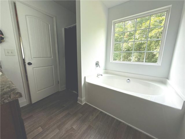 5510 Latham Manor Drive, Gainesville, GA 30506