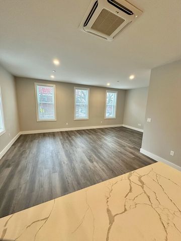 32 Norwood St 7, Boston, MA 02122