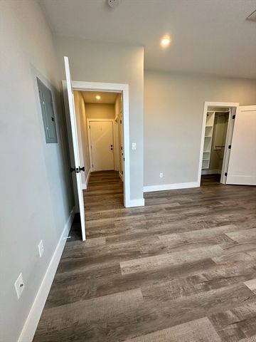 32 Norwood St 7, Boston, MA 02122