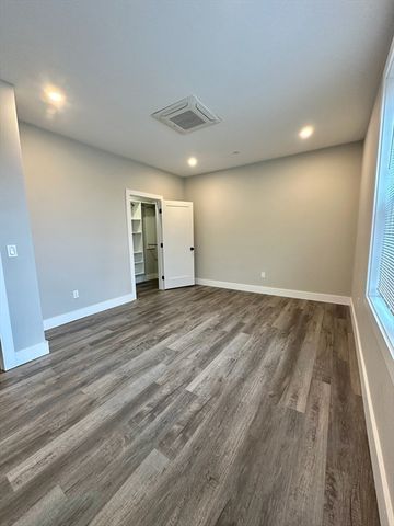 32 Norwood St 7, Boston, MA 02122