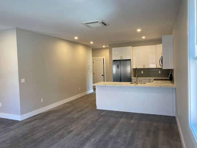 32 Norwood St 7, Boston, MA 02122