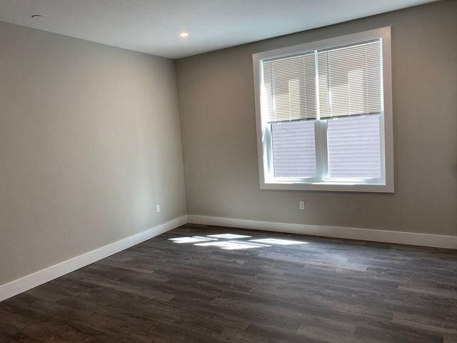 32 Norwood St 7, Boston, MA 02122