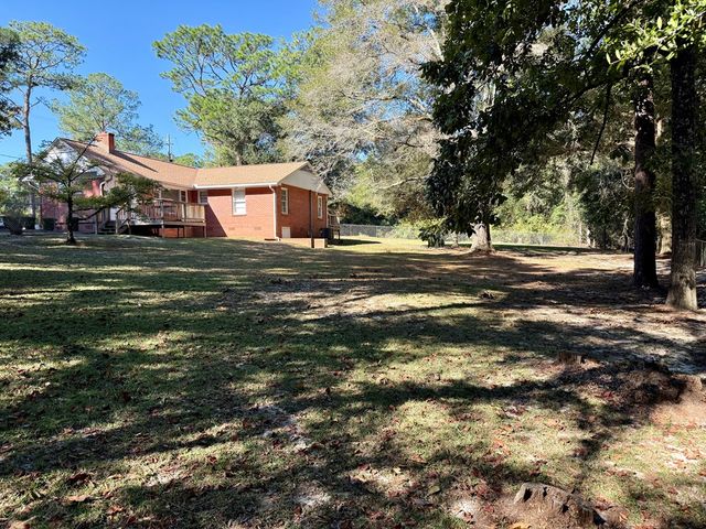 310 W Lakeshore Avenue, Geneva, AL 36340