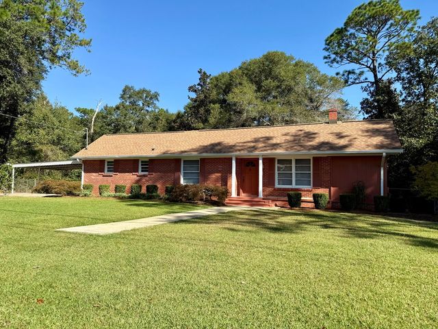 310 W Lakeshore Avenue, Geneva, AL 36340