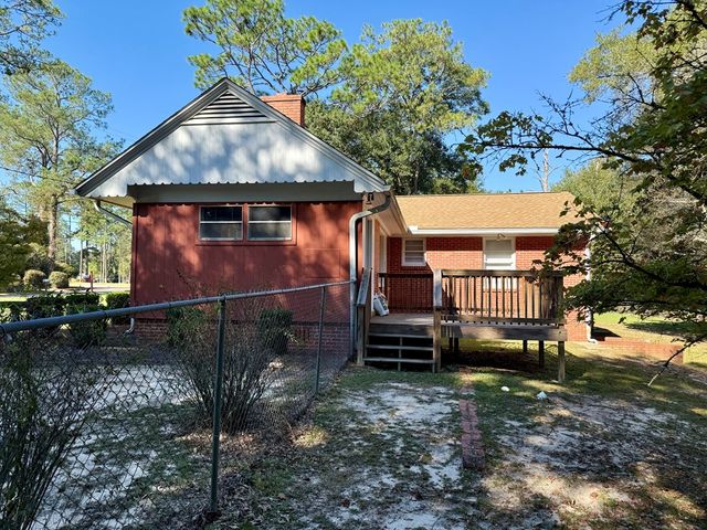 310 W Lakeshore Avenue, Geneva, AL 36340