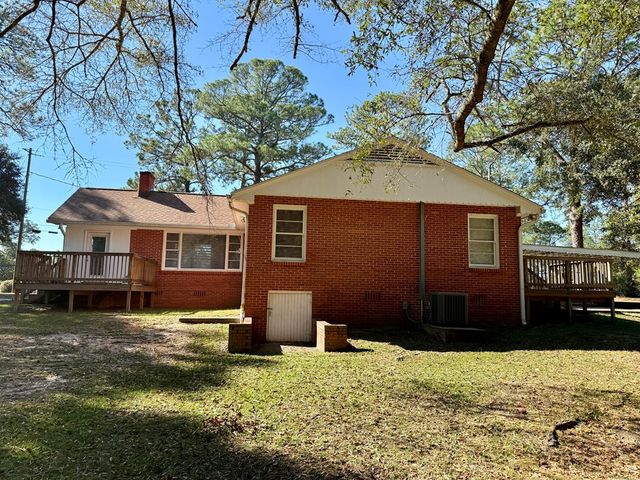 310 W Lakeshore Avenue, Geneva, AL 36340