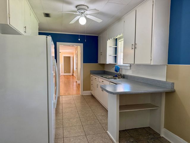 310 W Lakeshore Avenue, Geneva, AL 36340