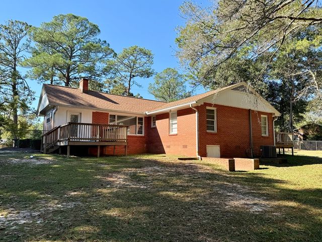 310 W Lakeshore Avenue, Geneva, AL 36340