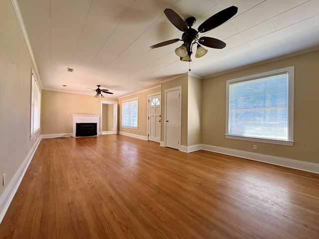 310 W Lakeshore Avenue, Geneva, AL 36340