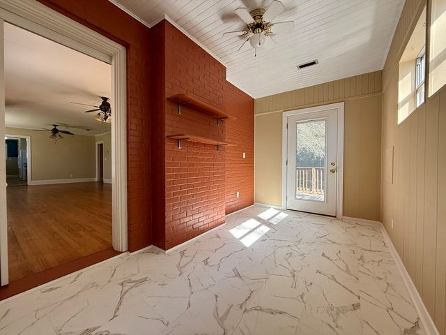 310 W Lakeshore Avenue, Geneva, AL 36340