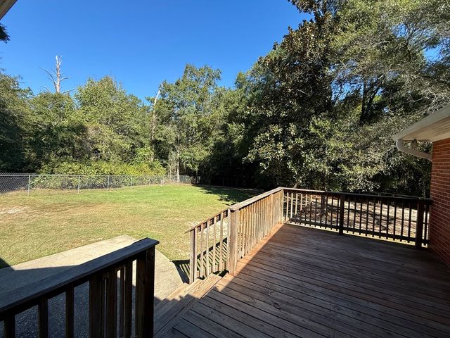 310 W Lakeshore Avenue, Geneva, AL 36340