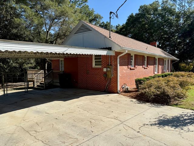 310 W Lakeshore Avenue, Geneva, AL 36340