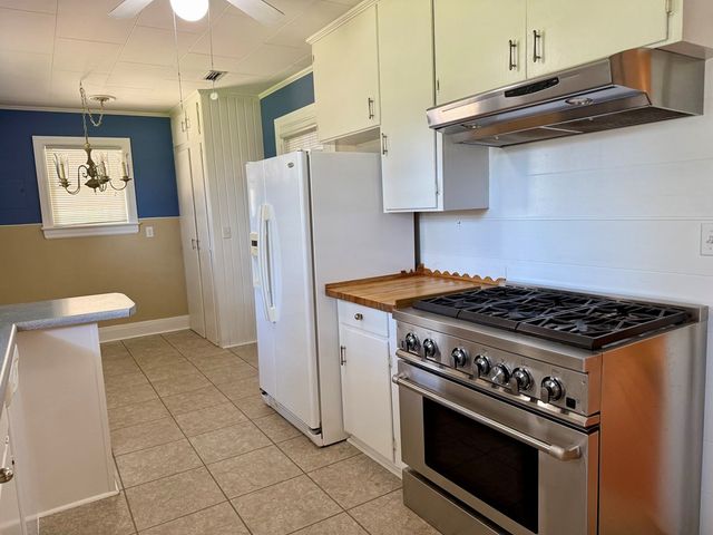 310 W Lakeshore Avenue, Geneva, AL 36340