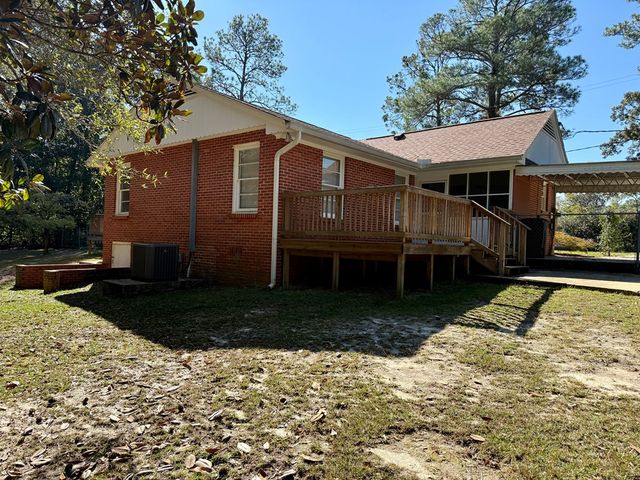 310 W Lakeshore Avenue, Geneva, AL 36340