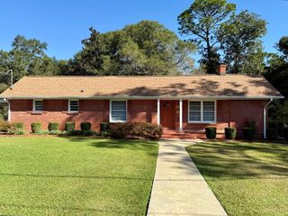 310 W Lakeshore Avenue, Geneva, AL 36340