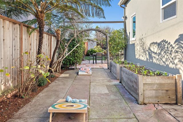 613 41St St, Richmond, CA 94805