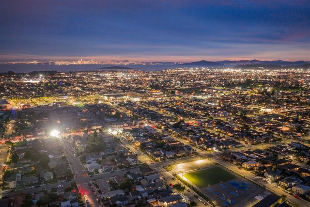 613 41St St, Richmond, CA 94805