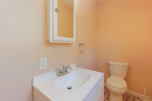 128 Salem Rd, Billerica, MA 01821