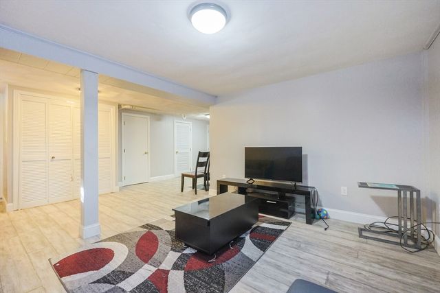 128 Salem Rd, Billerica, MA 01821