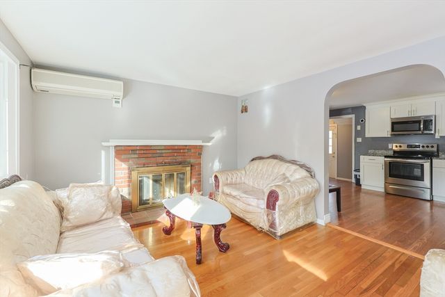 128 Salem Rd, Billerica, MA 01821