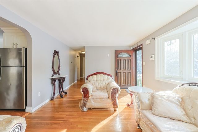 128 Salem Rd, Billerica, MA 01821