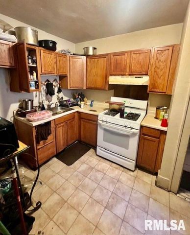 1917 N BROADWAY Street, Peoria, IL 61604