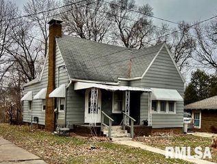 1917 N BROADWAY Street, Peoria, IL 61604